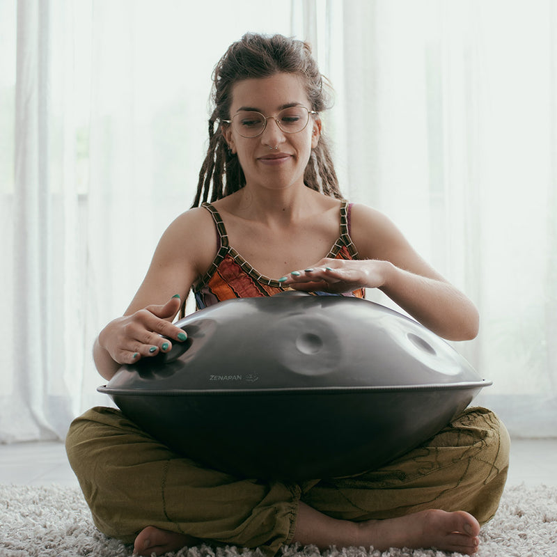 handpan-facile-jouer.jpg__PID:0c3077d9-d6b5-4457-89f6-532e9e75fd49